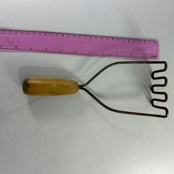 Vintage Rustic Potato Masher Metal Wood Handle Wavy Farmhouse Decor - Picture 8 of 8